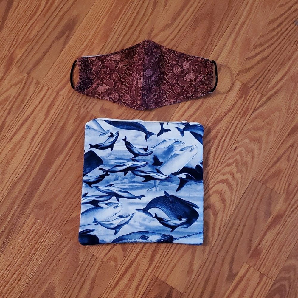 Face Mask with Zipper Pouch - Picture 2 of 2